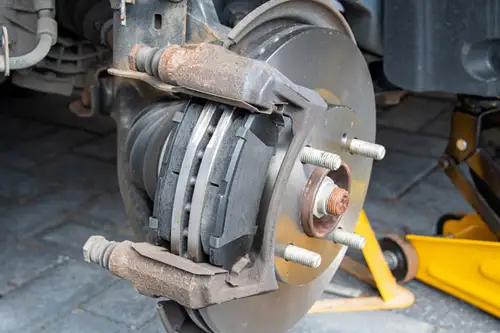 Image of Rear Axle Brake Disc and Pads Replacement